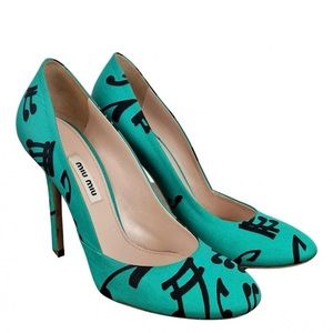 Miu Miu (Prada) pumps 🎶